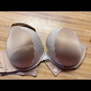 Cacique 42 DDD bra.